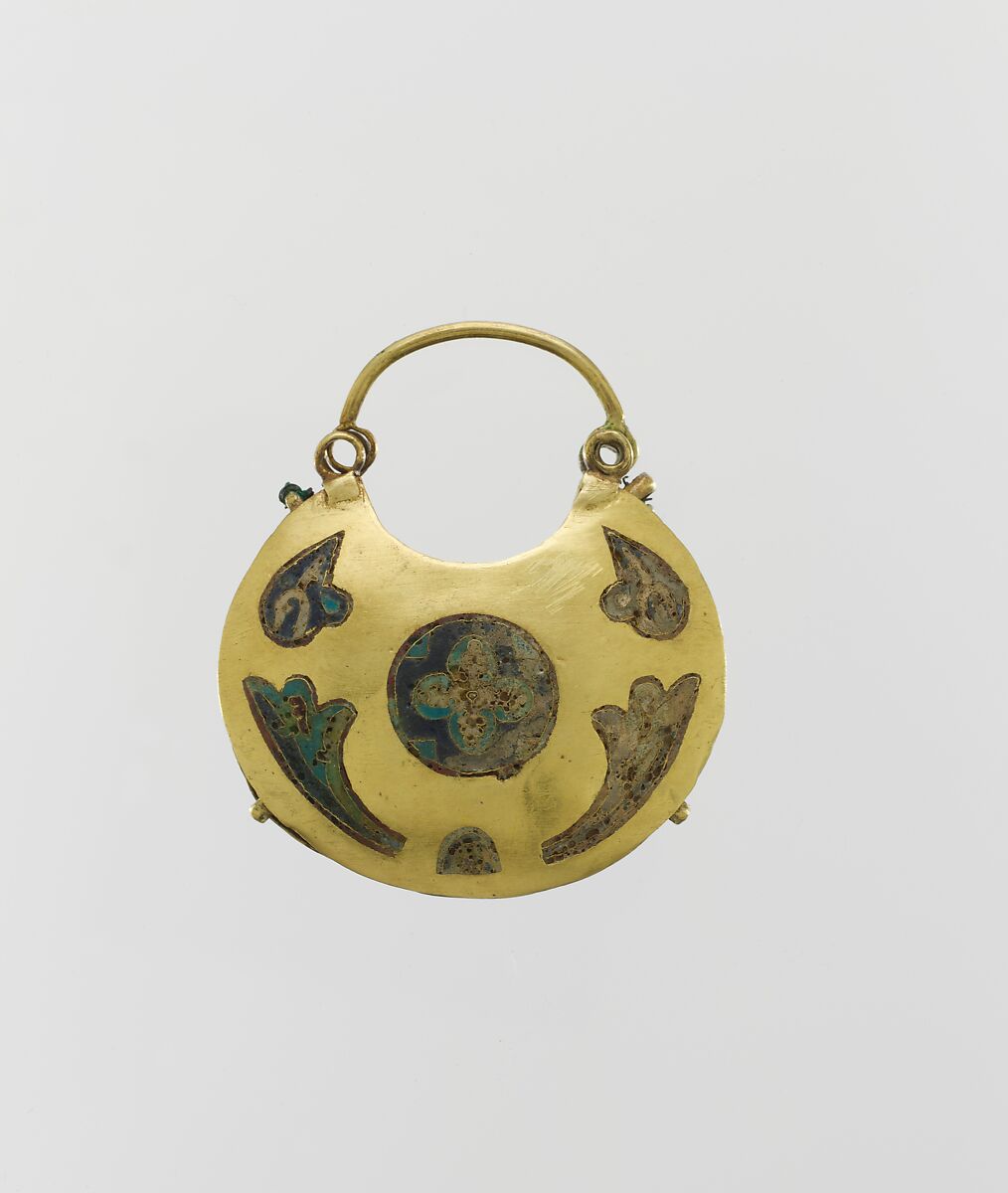 One of a Pair of Temple Pendants, with Busts of Male Saints Holding Martyr's Cross (front) and Leaf and Rosette Motifs (back), Cloisonné enamel, gold, Kyivan Rus’