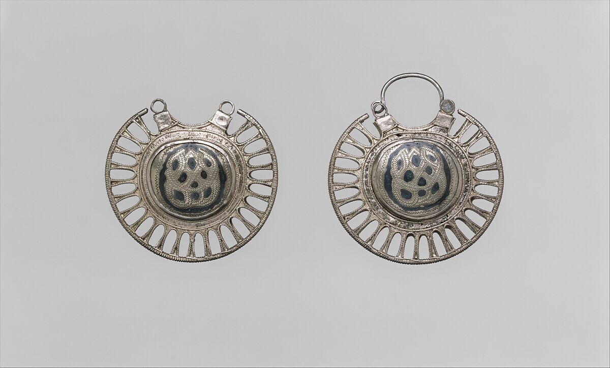Temple Pendant with Filigree Border, Silver, niello, Kyivan Rus’