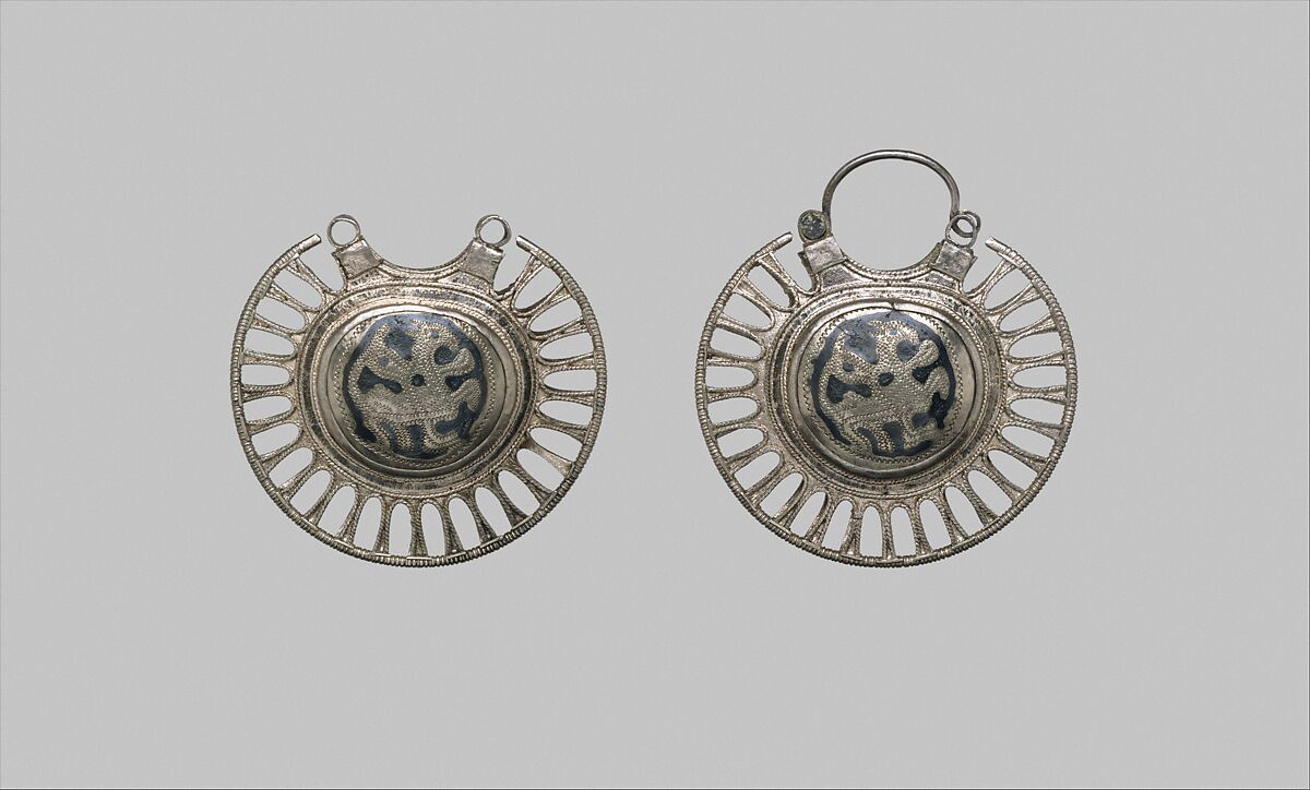 Temple Pendant with Filigree Border, Silver, niello, Kyivan Rus’