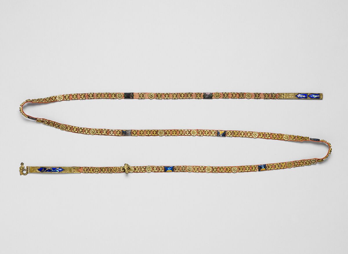 Belt with Profiles of Half-Length Figures