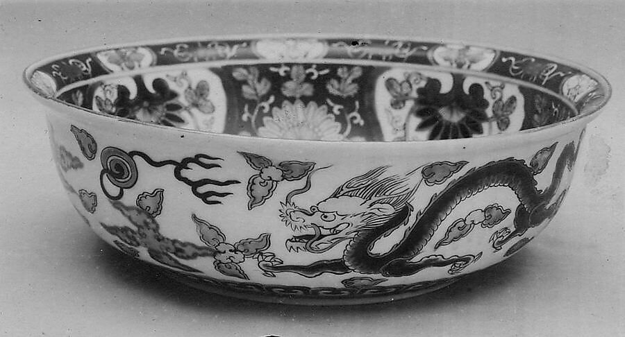 Bowl, White porcelain decorated with blue under the glaze, polychrome enamels (Arita ware), Japan 