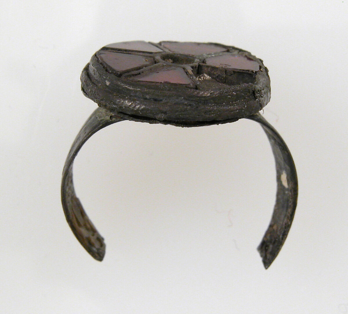 Finger Ring, Silver, silver foil, gold foil, glass paste or garnet inlay, Frankish