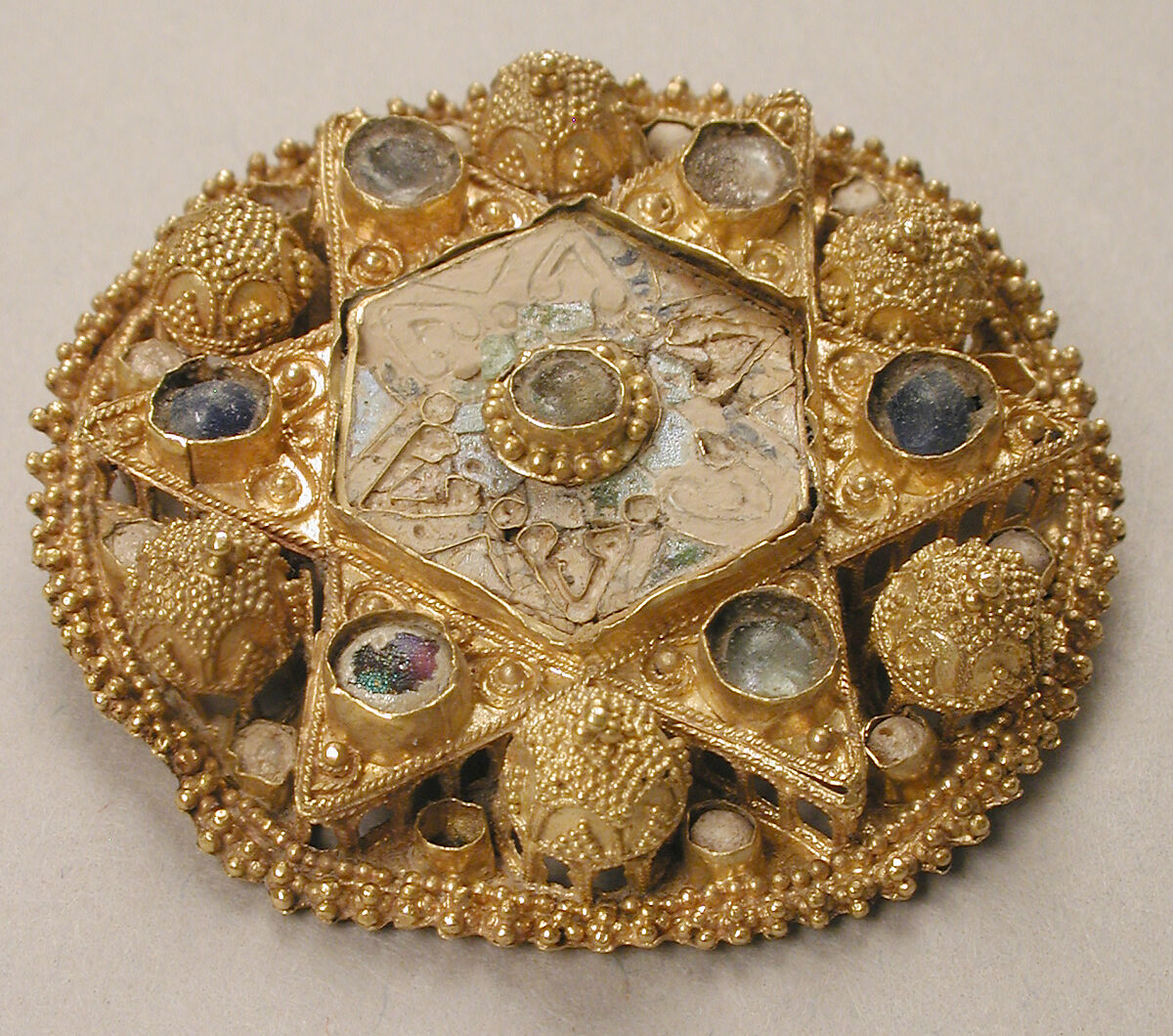 Brooch, Gold, pearls, glass, cloisonné enamel, Ottonian