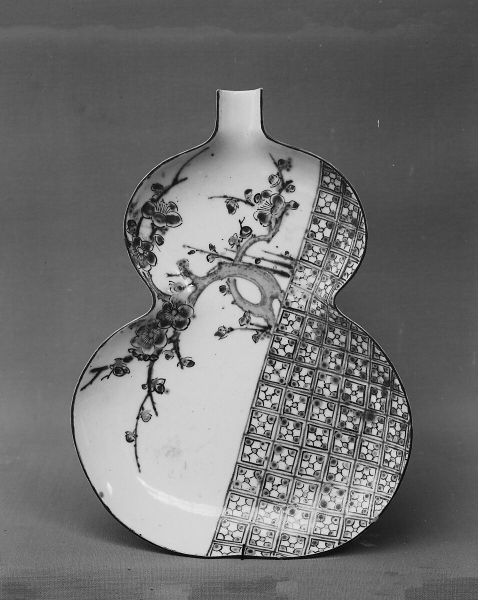 Cake Dish, White porcelain decorated with blue under the glaze, polychrome enamels (Hizen ware, Kutani type), Japan 