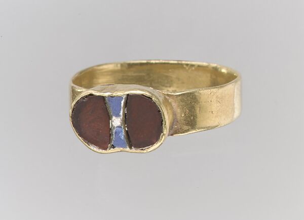 Finger Ring, Gold, garnets, blue glass, white inlay, Frankish 