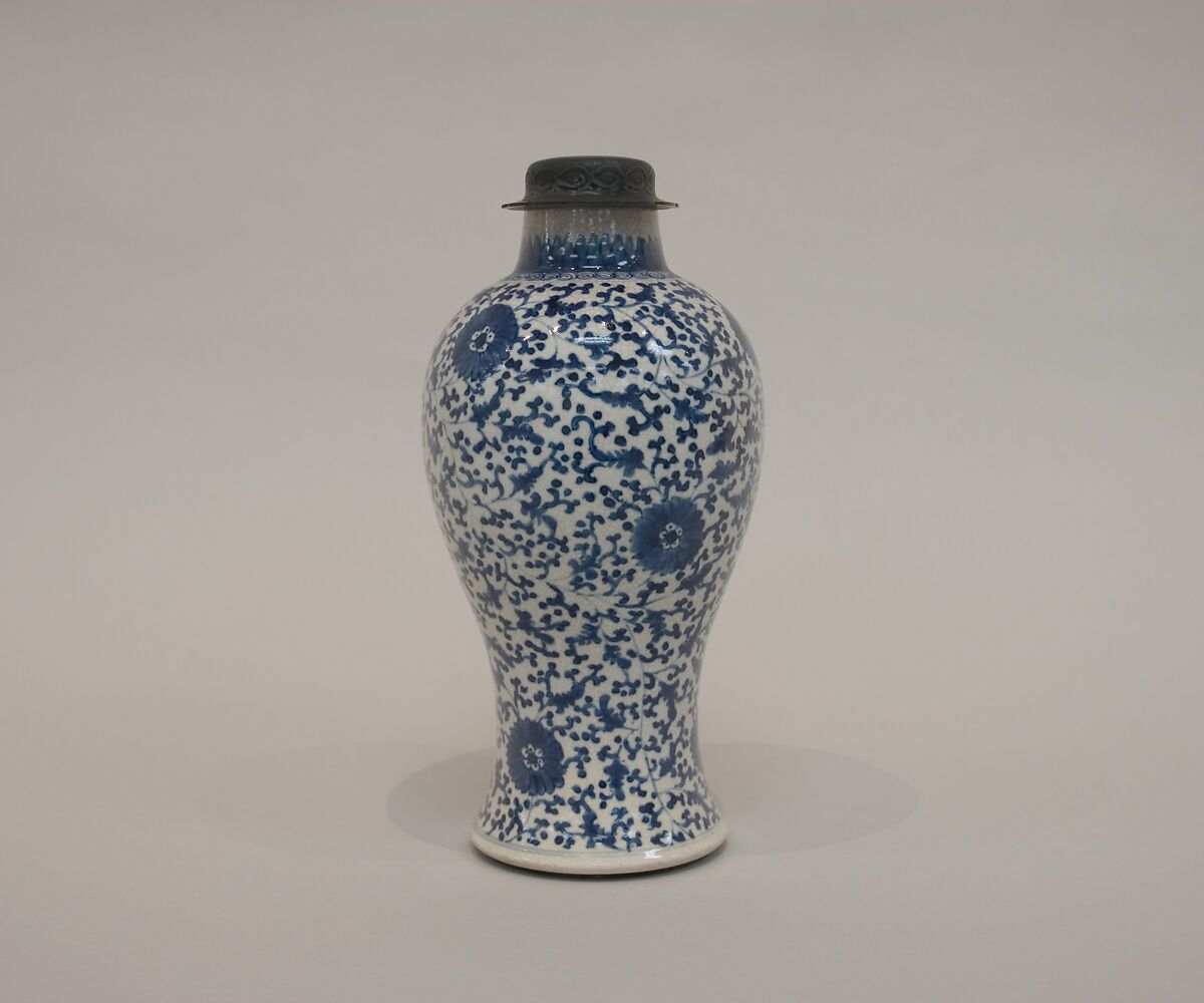 Vase with floral scrolls, Porcelain painted in underglaze cobalt blue (Jingdezhen ware), silver cover, China 