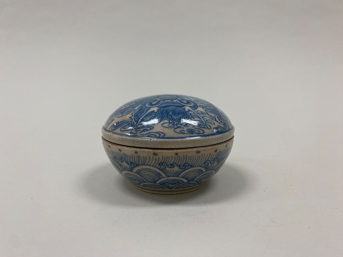 Seal paste box with dragon, Soft-paste porcelain painted in underglaze cobalt blue (Jingdezhen ware), China 