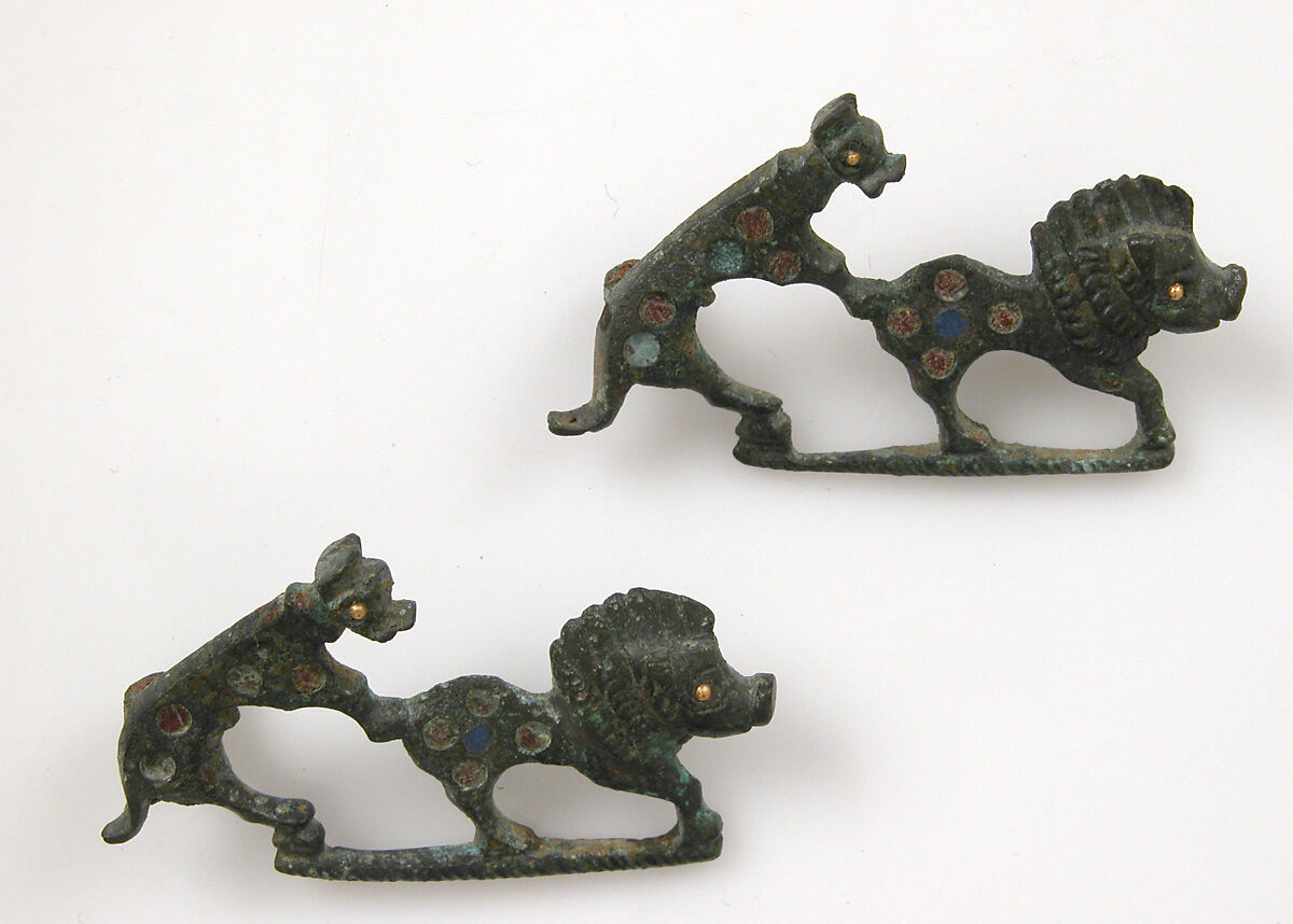 Brooch in the Form of a Dog Attacking a Boar, Champlevé enamel, bronze, gold, Roman