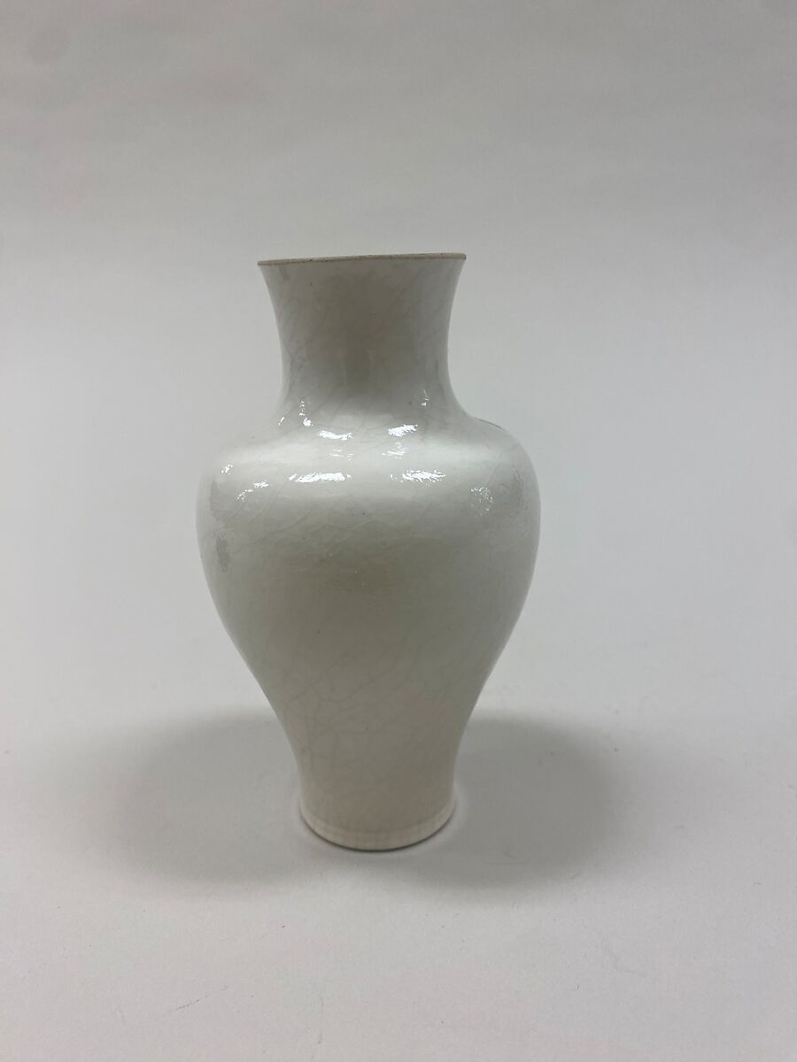 Vase, Soft-paste porcelain (Jingdezhen ware), ChinaNeihuLu 