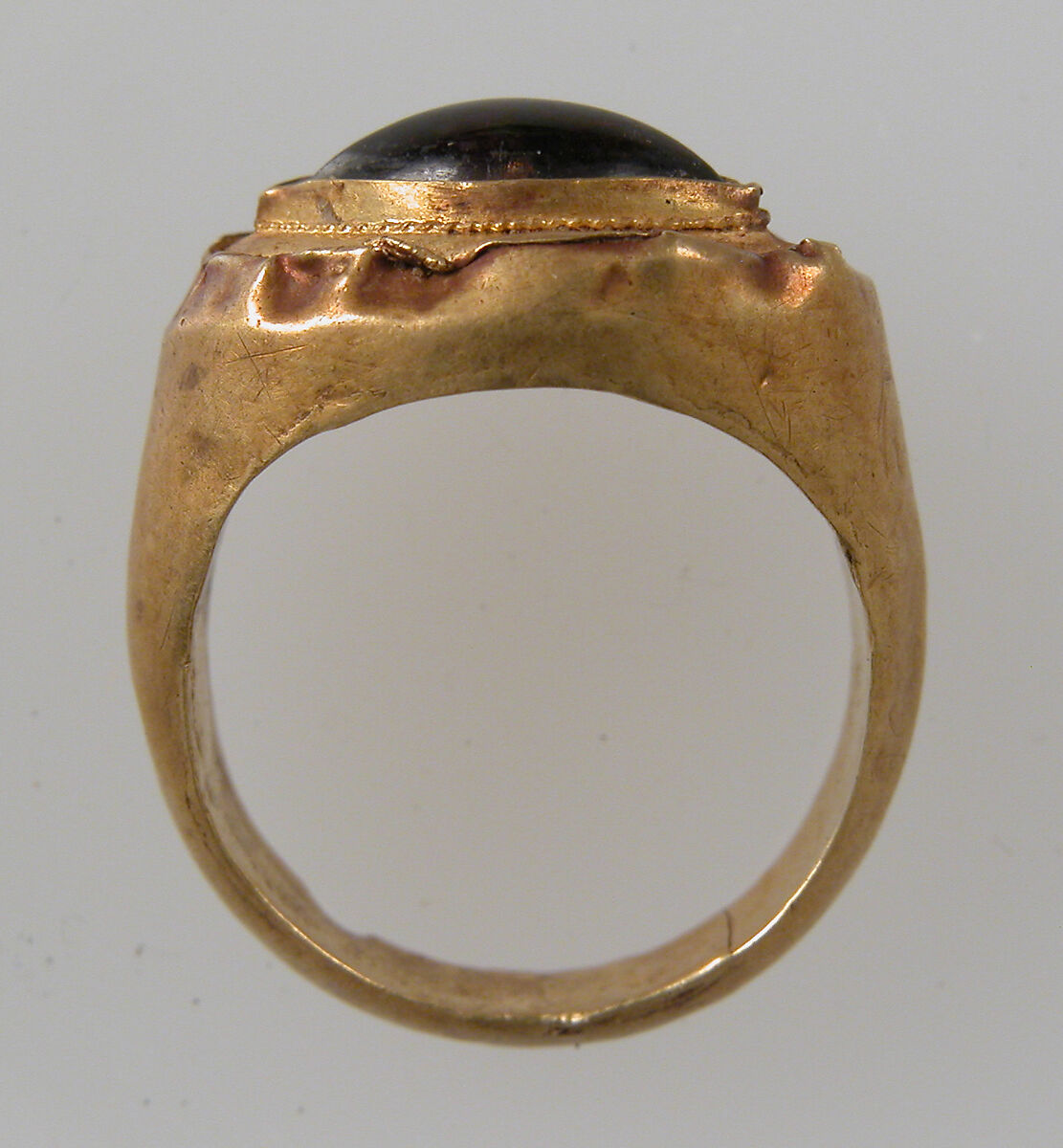 Finger Ring with Oval Bezel, Gold, garnet cabochon, Frankish