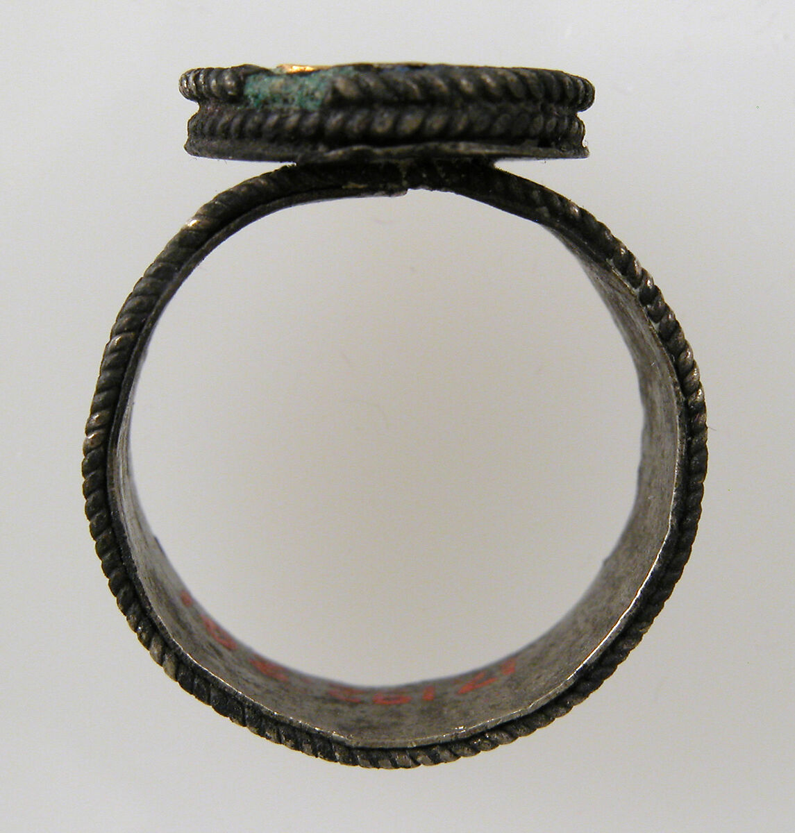 Finger Ring, Silver, gold foil, glass paste, filigree wire, Frankish