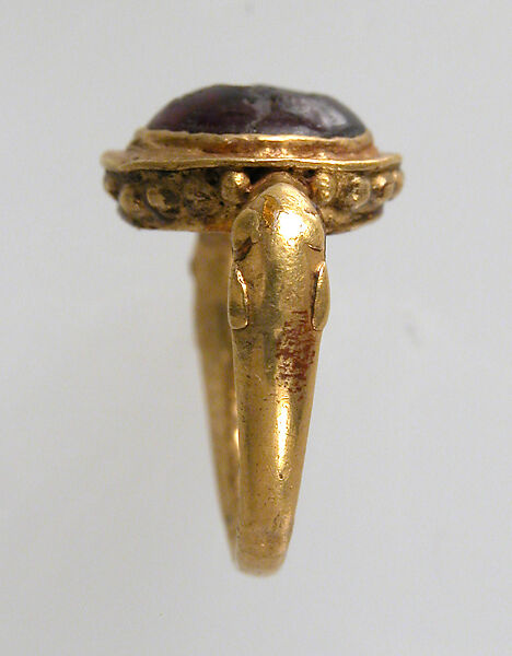 Finger Ring, Gold, garnet intaglio, European