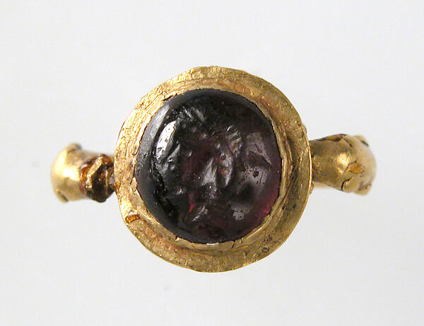 Finger Ring, Gold, garnet intaglio, European 