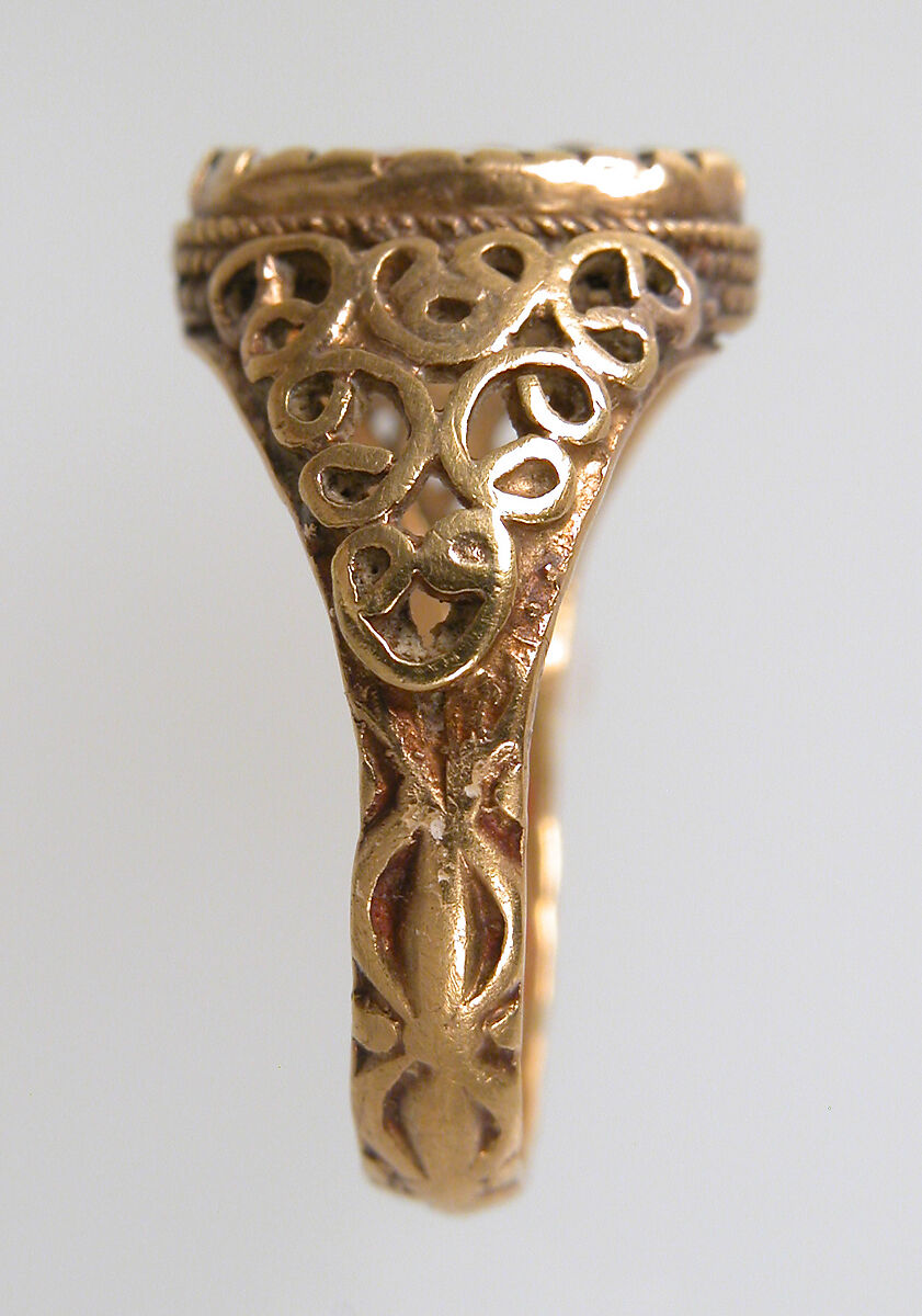 Finger Ring, Gold, carnelian intaglio, East Germanic