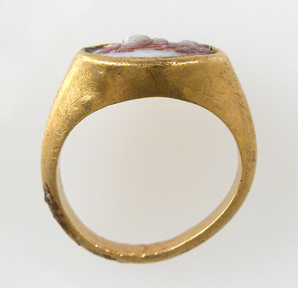 Finger Ring, Gold, red & white cameo, European