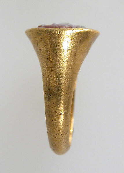 Finger Ring, Gold, red & white cameo, European