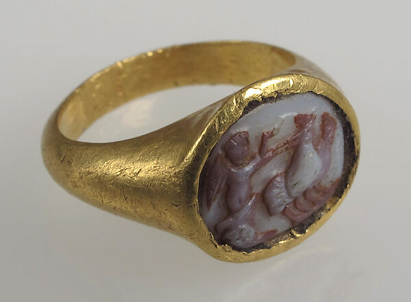 Finger Ring, Gold, red & white cameo, European 