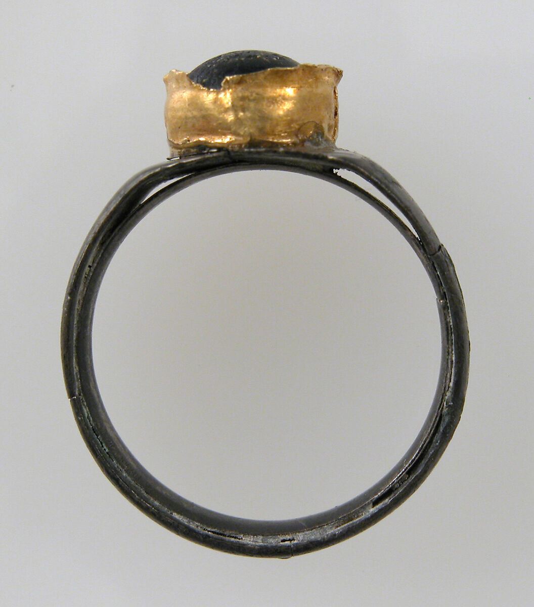 Finger Ring, Silver, gold bezel, glass cabochon, Frankish