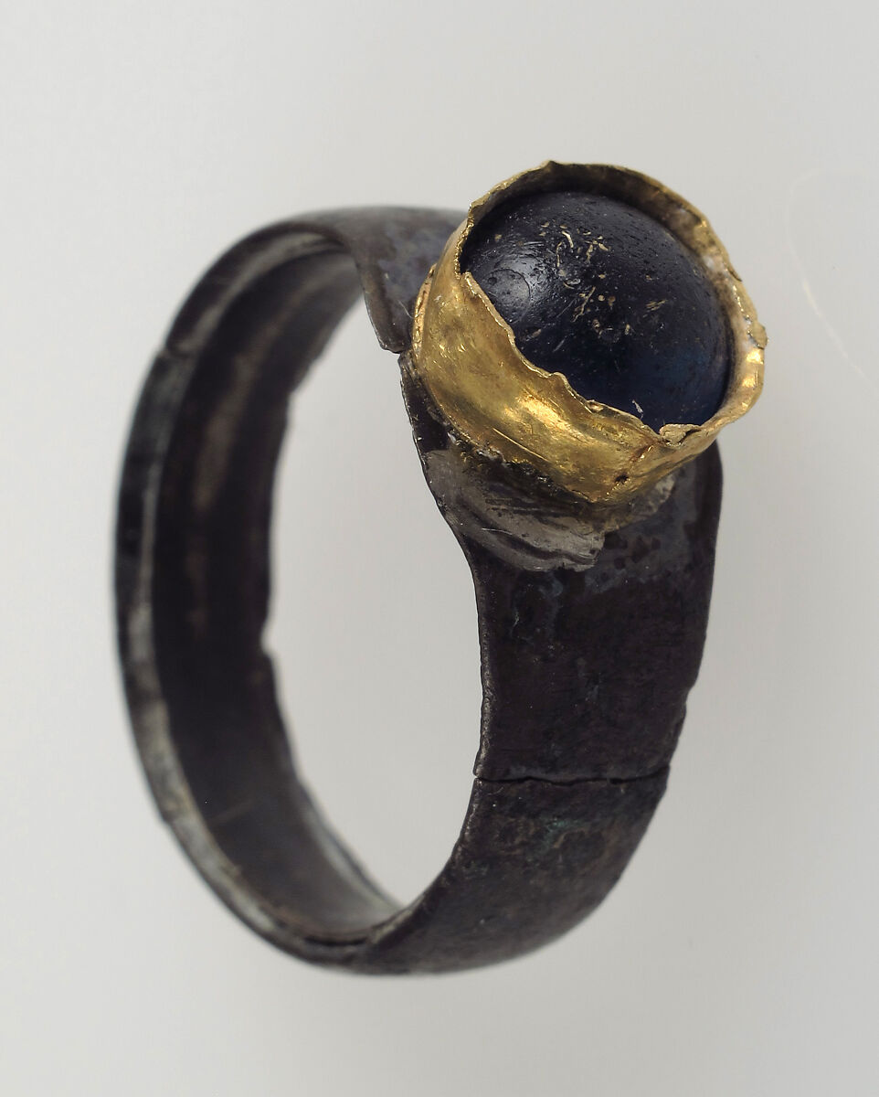 Finger Ring, Silver, gold bezel, glass cabochon, Frankish 