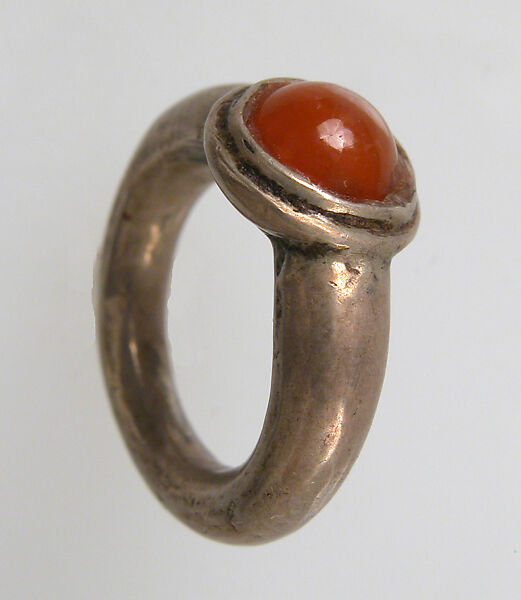 Finger Ring, Electrum, carnelian cabochon, European 