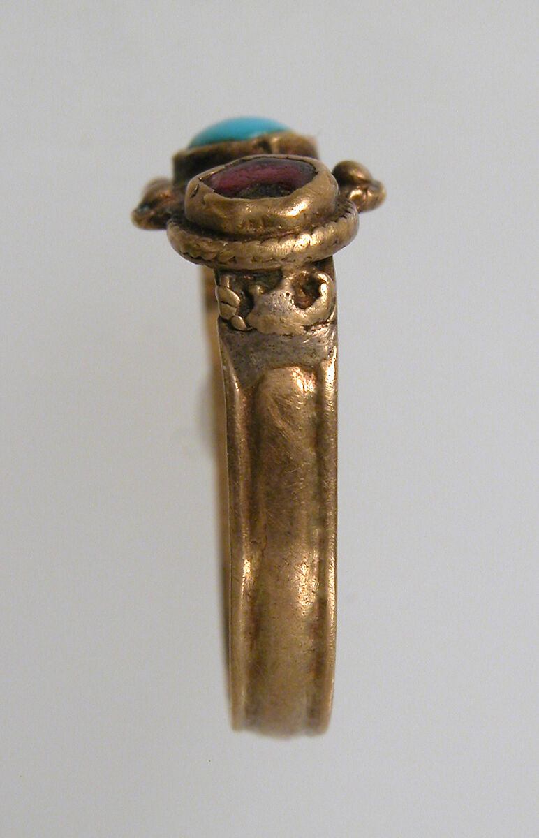 Finger Ring, Gold, turquoise, glass paste, Frankish