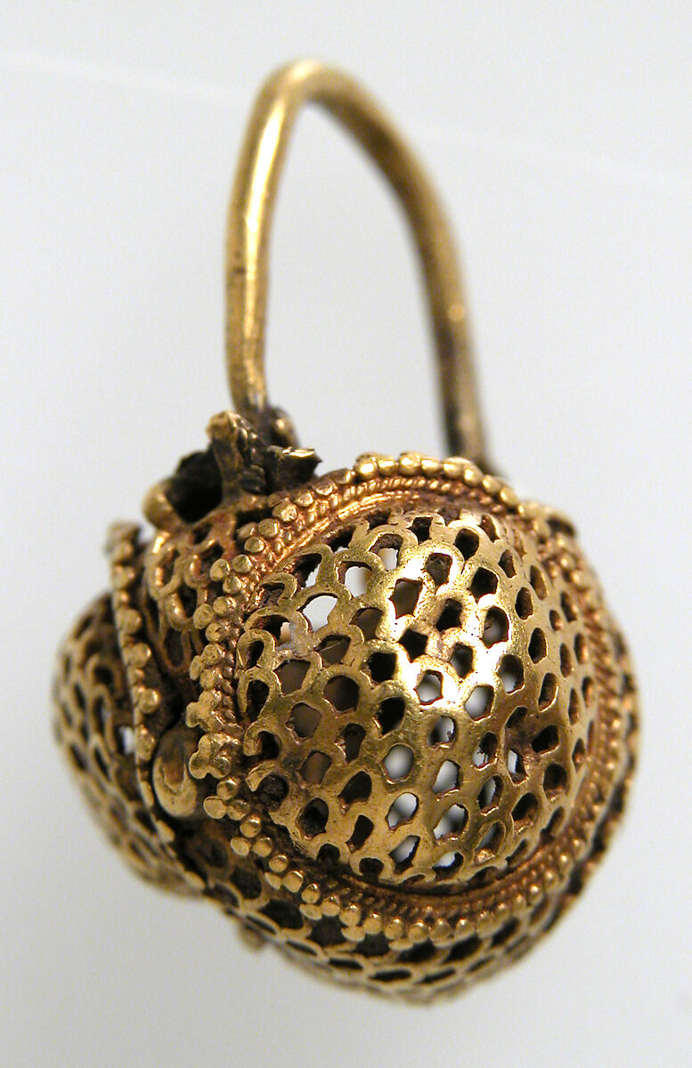 Gold "Basket" Earring, Gold, Byzantine