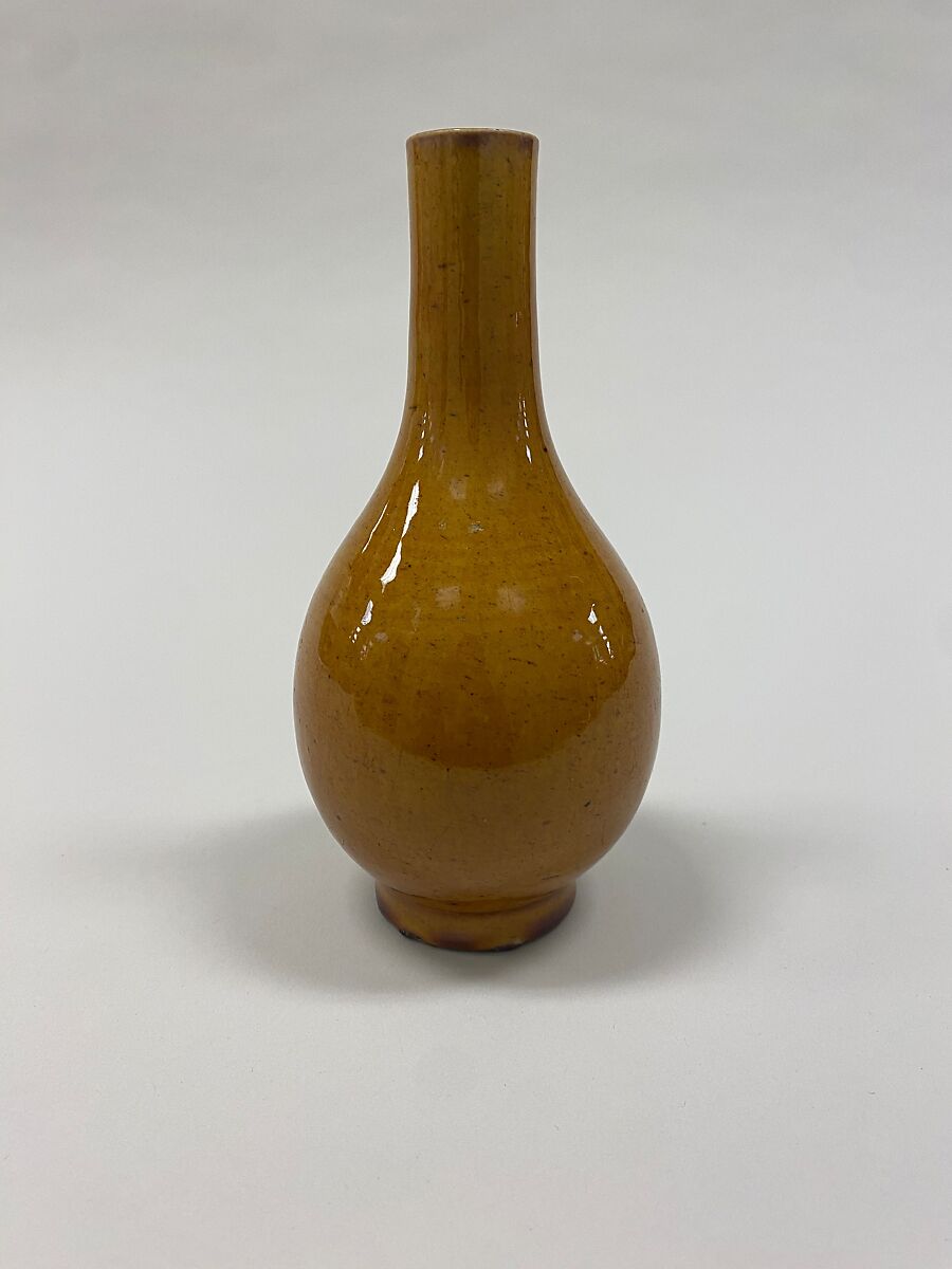 Vase, Porcelain with brownish yellow glaze (Jingdezhen ware), China 