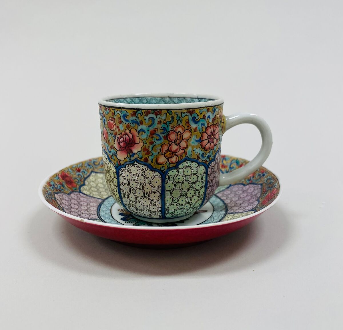 Cup and saucer with floral patterns, Porcelain painted in overglaze polychrome enamels (Jingdezhen ware), China 