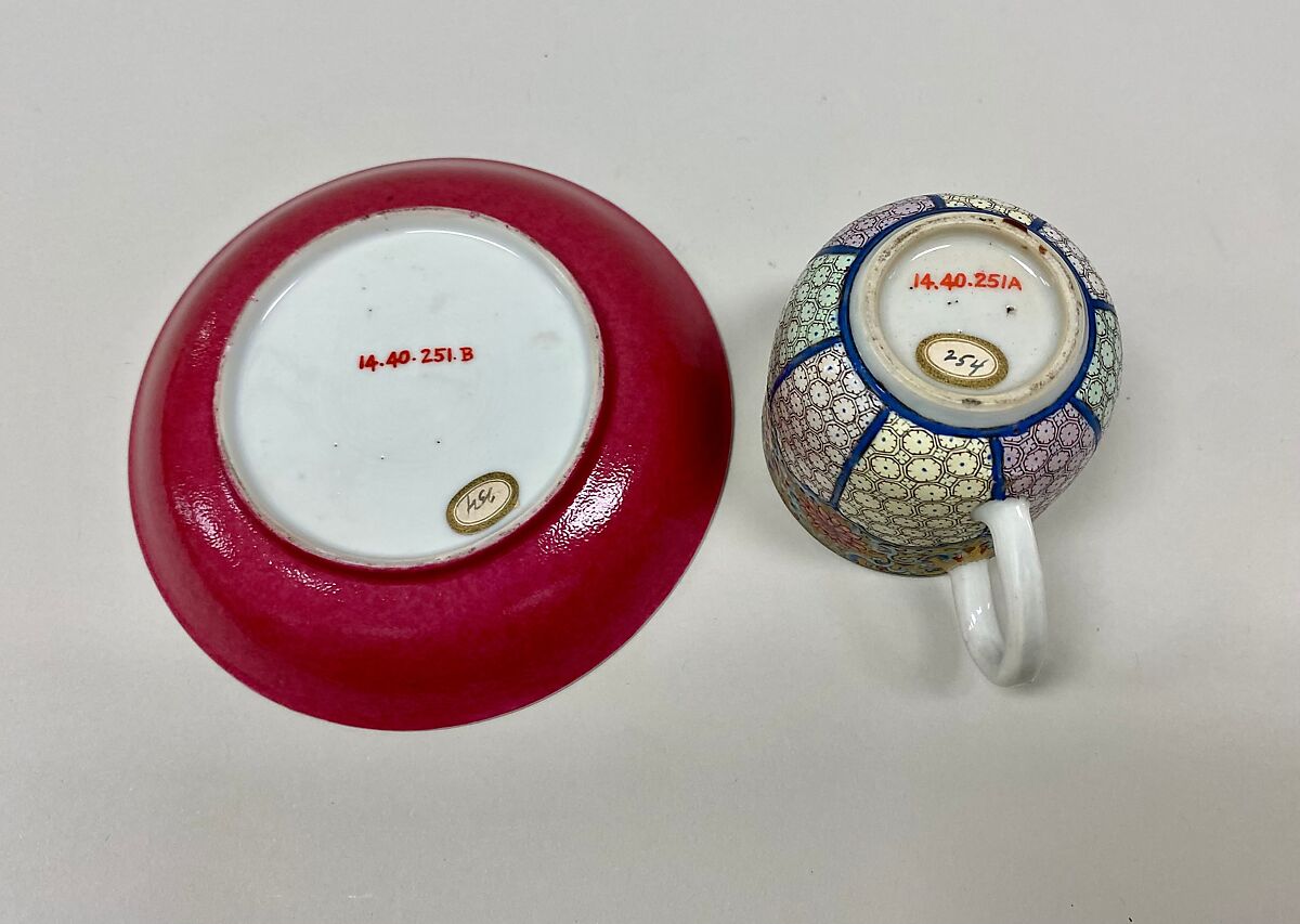 Cup and saucer with floral patterns, Porcelain painted in overglaze polychrome enamels (Jingdezhen ware), China