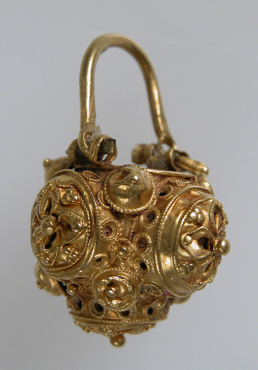 Basket Earring, Gold, Byzantine 