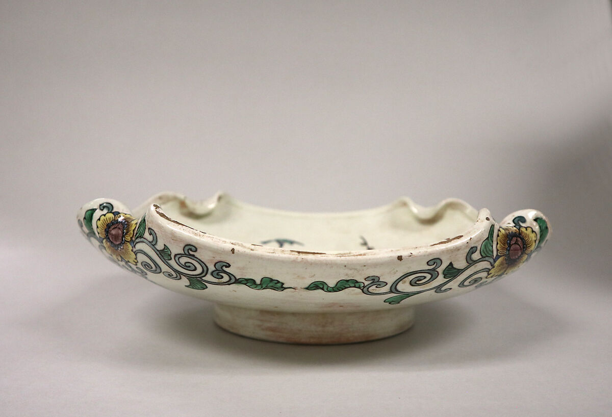 Dish, Faience decorated in brilliant enamels, Japan