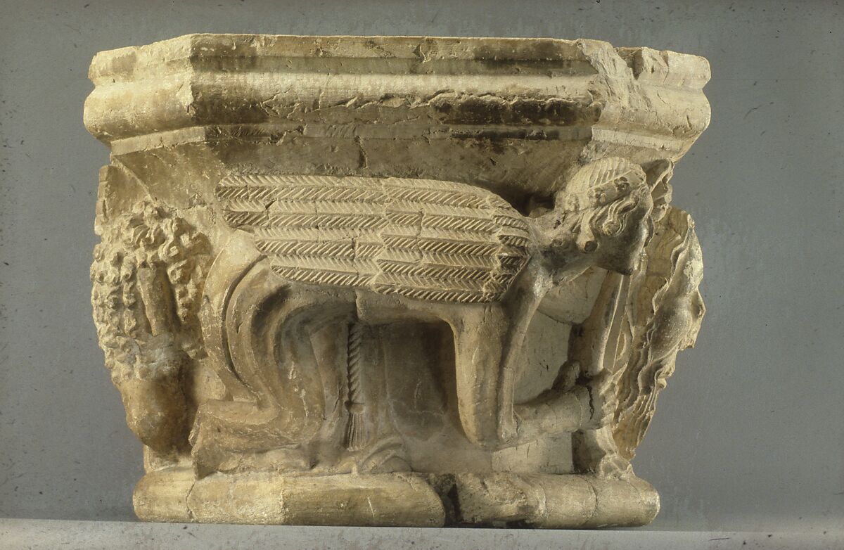 Capital with Angels Holding the Veil of Saint Veronica, with a Column, Limestone with traces of polychromy, North Italian
