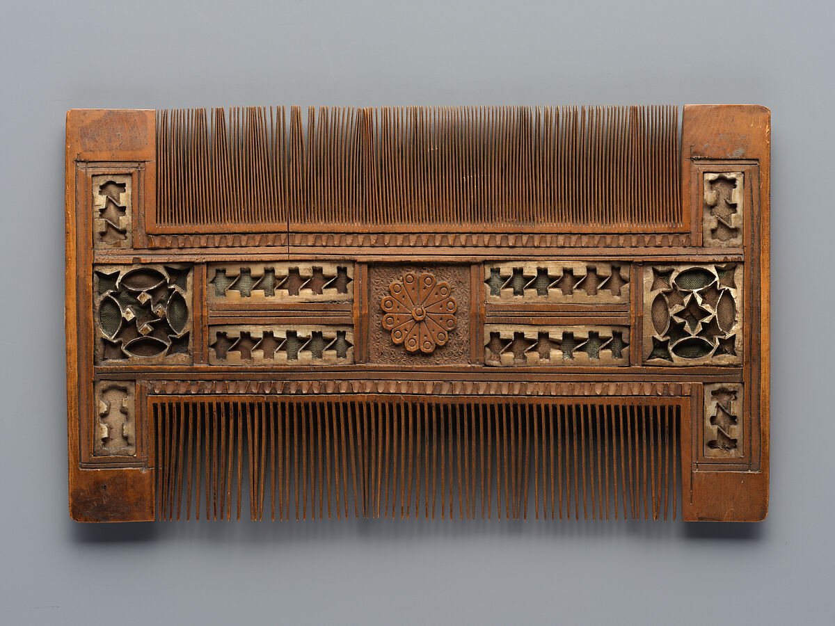 Comb, Boxwood inlaid with bone, and decorated with red and green silk, French (?)