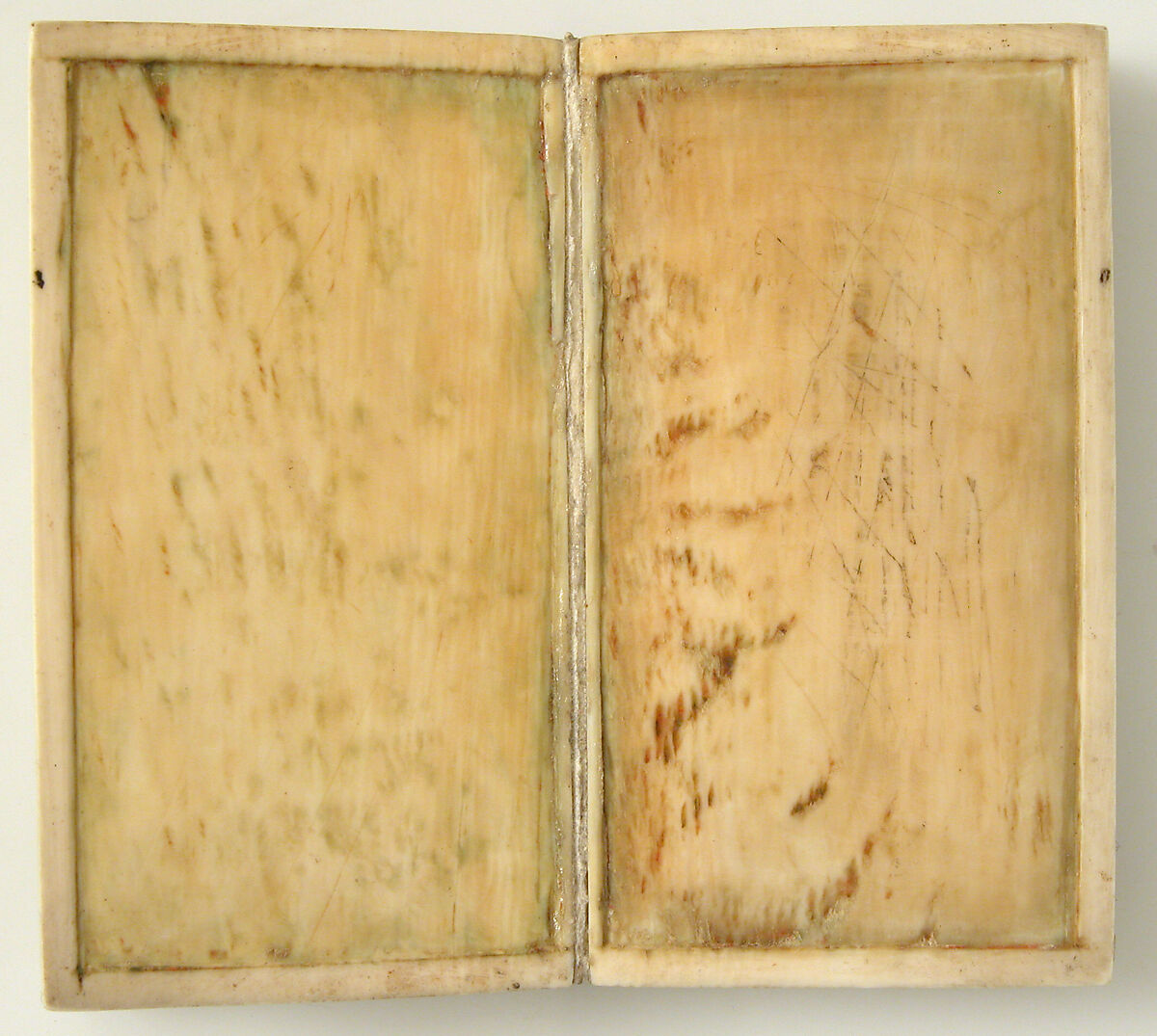 Booklet with Scenes of the Passion, Elephant ivory, polychromy, and gilding, North French (carving); Upper Rhenish (painting)