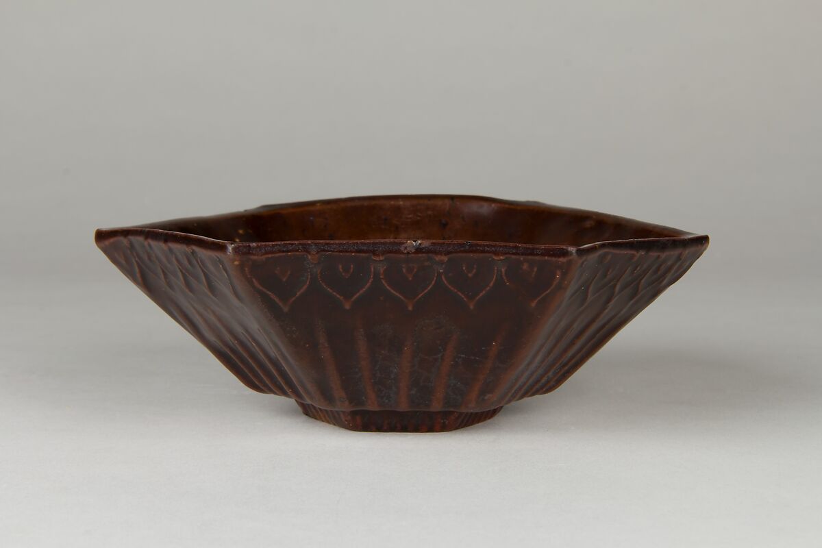 Hexagonal dish, Stoneware with reddish-brown glaze, China 