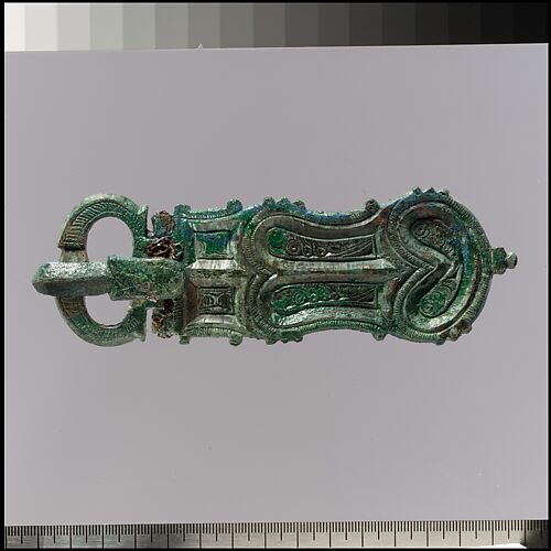 Lyre-Shaped Belt Buckle