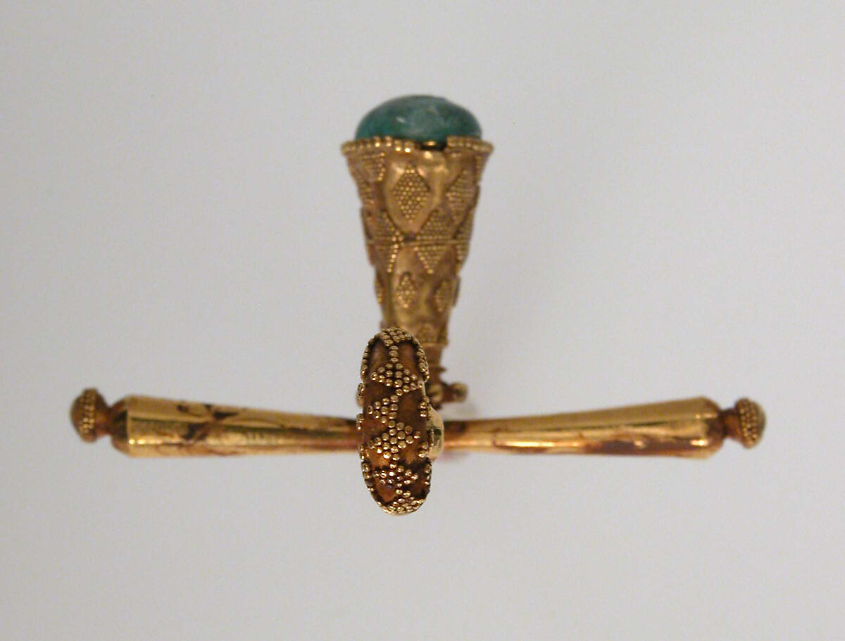 Pendant in the form of a Latin Cross, Gold, emeralds, Byzantine style