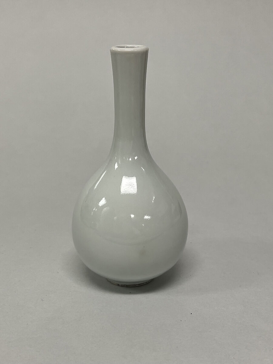 Bottle vase, Porcelain with light blue glaze (Jingdezhen ware), China 