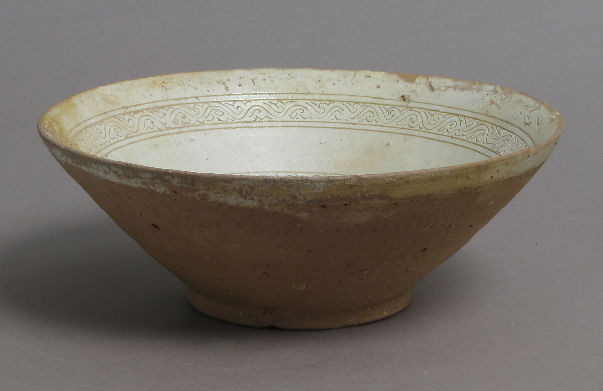 Bowl with Geometric Rosette, Engraved slip ware:orange clay, cream slip, transparent yellowish glaze, Byzantine