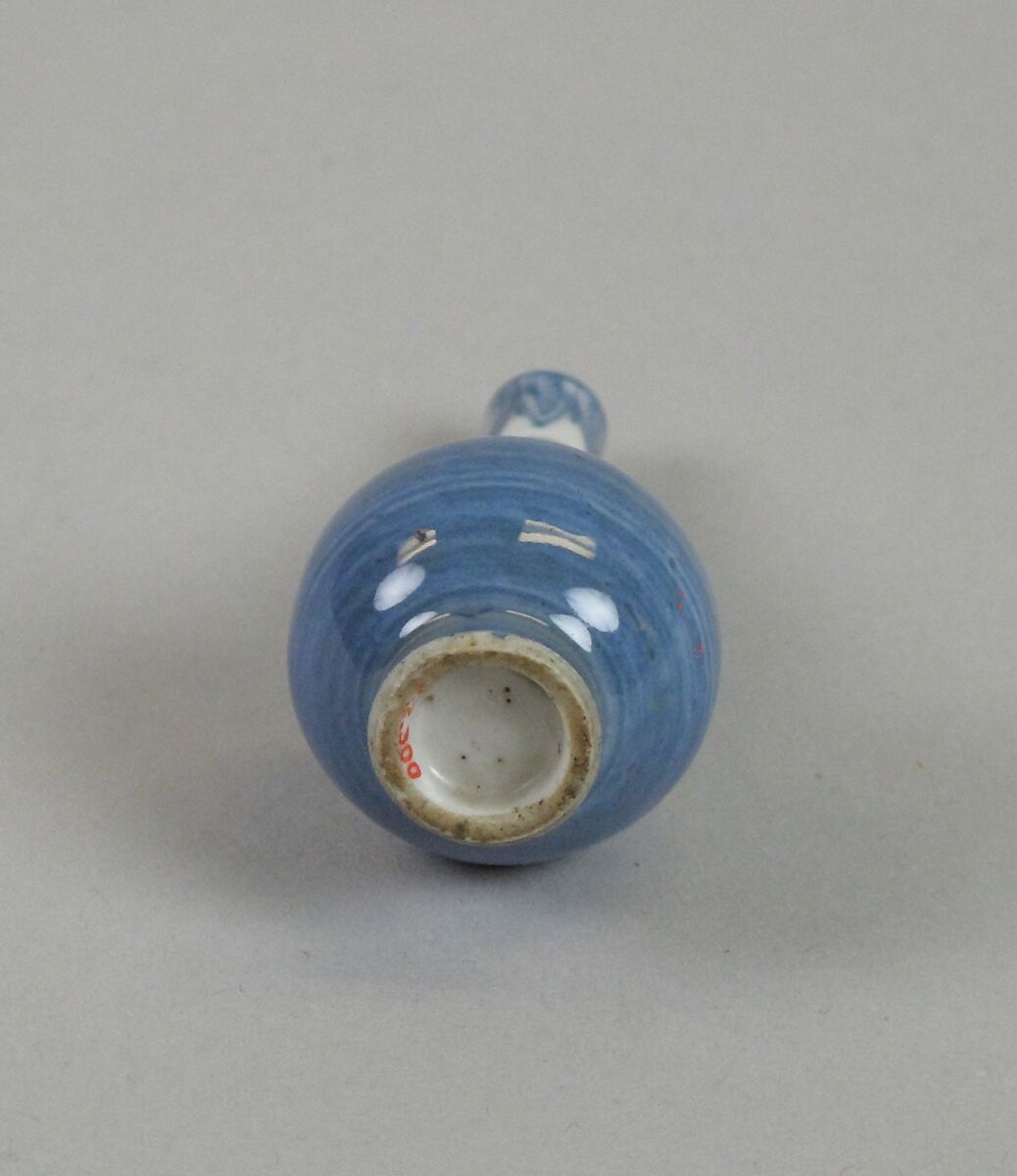 Vase, Porcelain painted in underglaze blue, with light blue glaze, China
