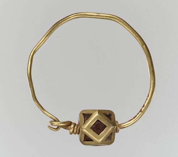 Gold Earring with Garnets