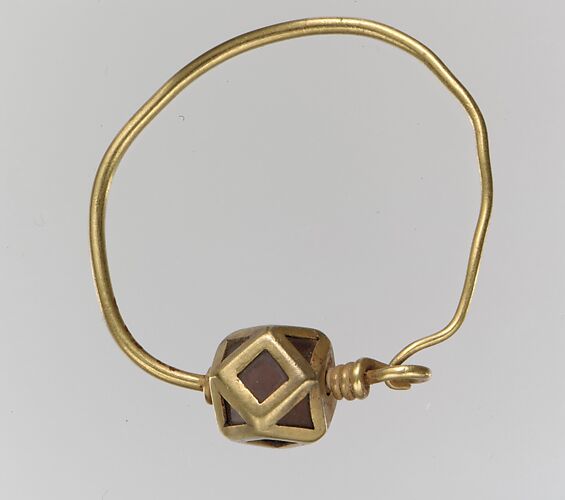 Gold Earring with Garnets