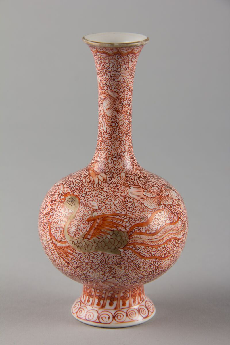 Vase with phoenix, Porcelain painted with overglaze red enamels and gold pigment (Jingdezhen ware), China 