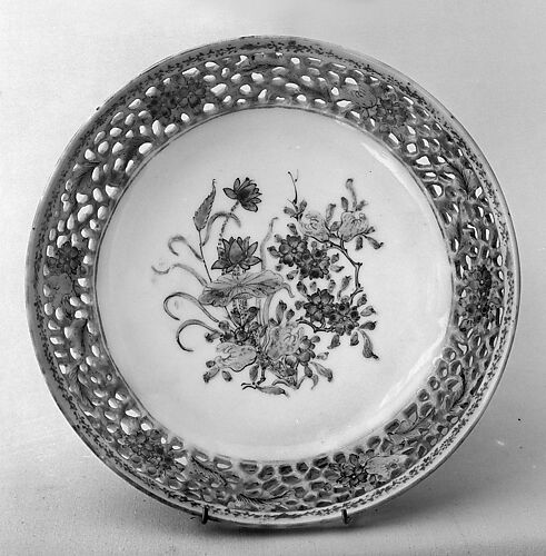 Saucer with floral patterns
