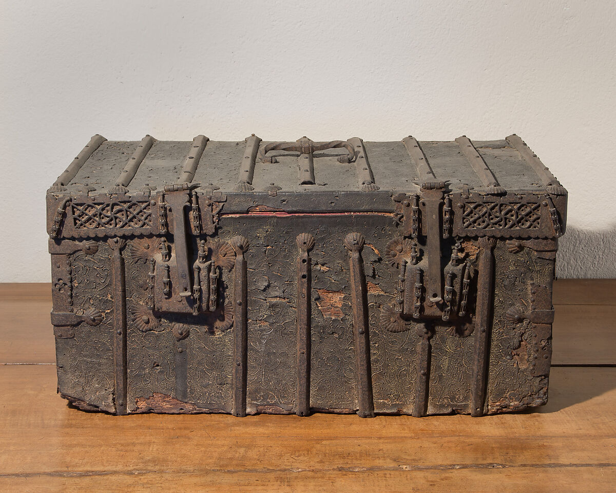 Coffer, Wood, leather, iron, Spanish