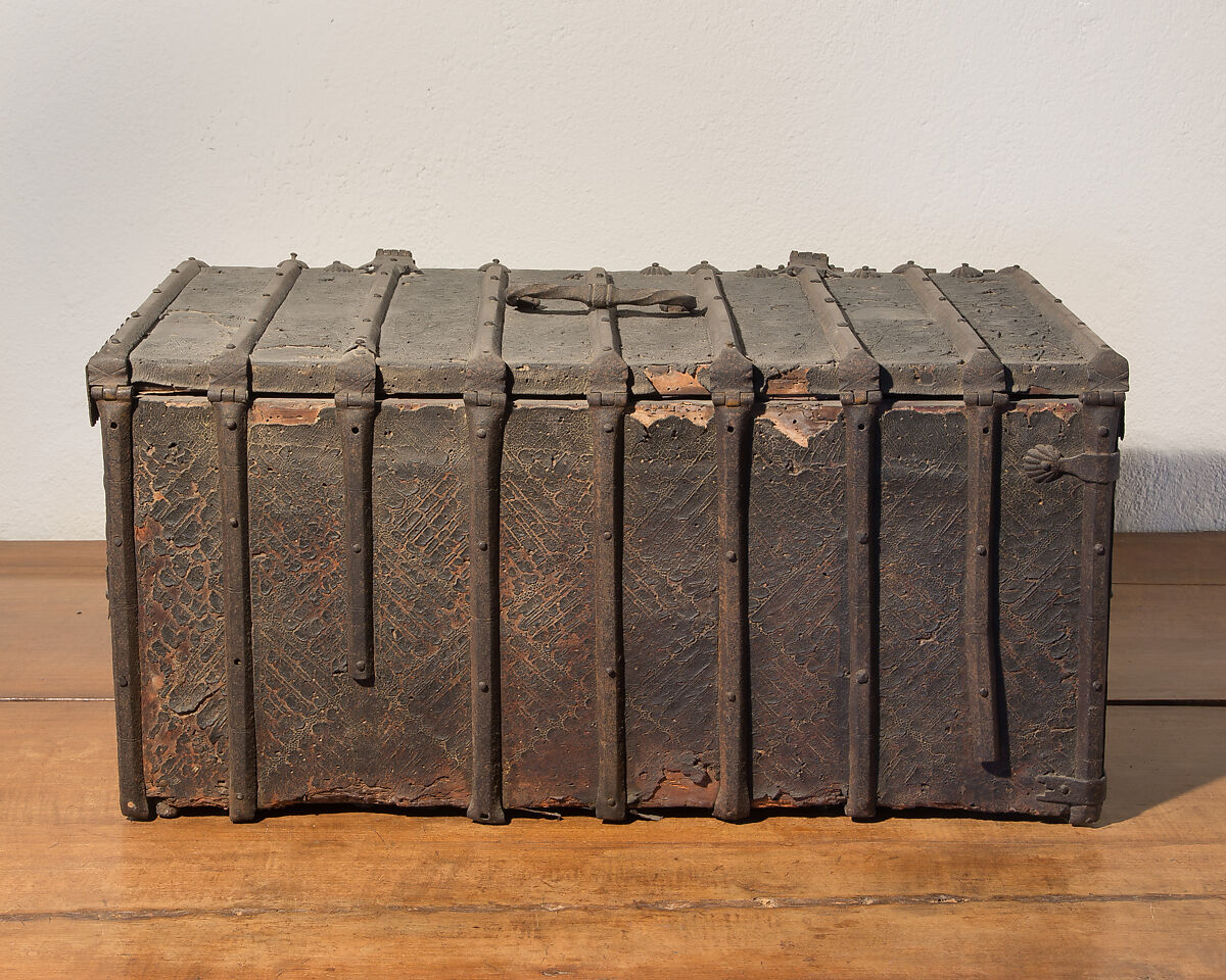 Coffer, Wood, leather, iron, Spanish