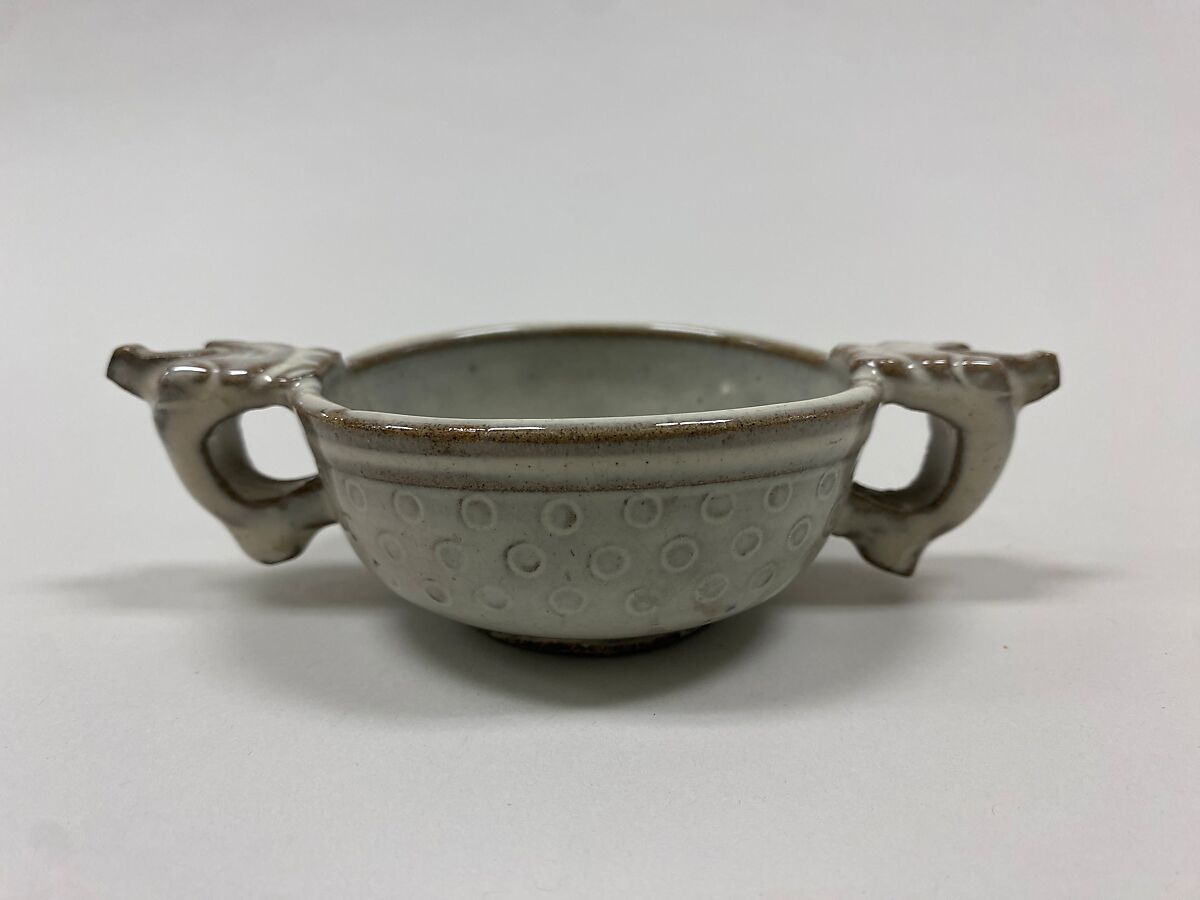 Cup with two animal-head handles, Stoneware with Jun-type glaze (Yixing ware), China 