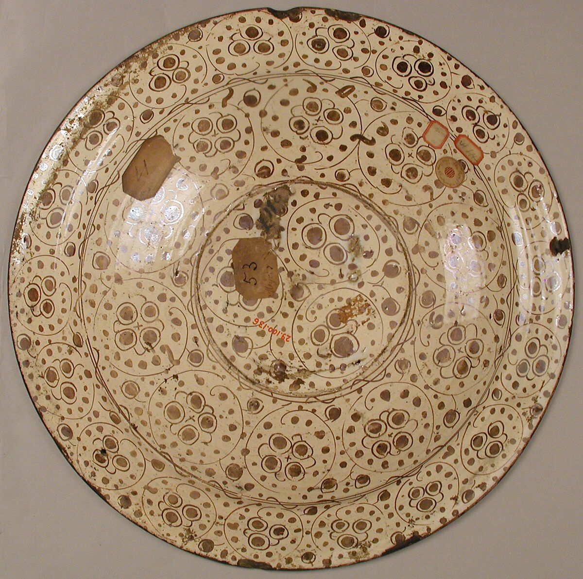 Dish, Tin-glazed earthenware, Spanish