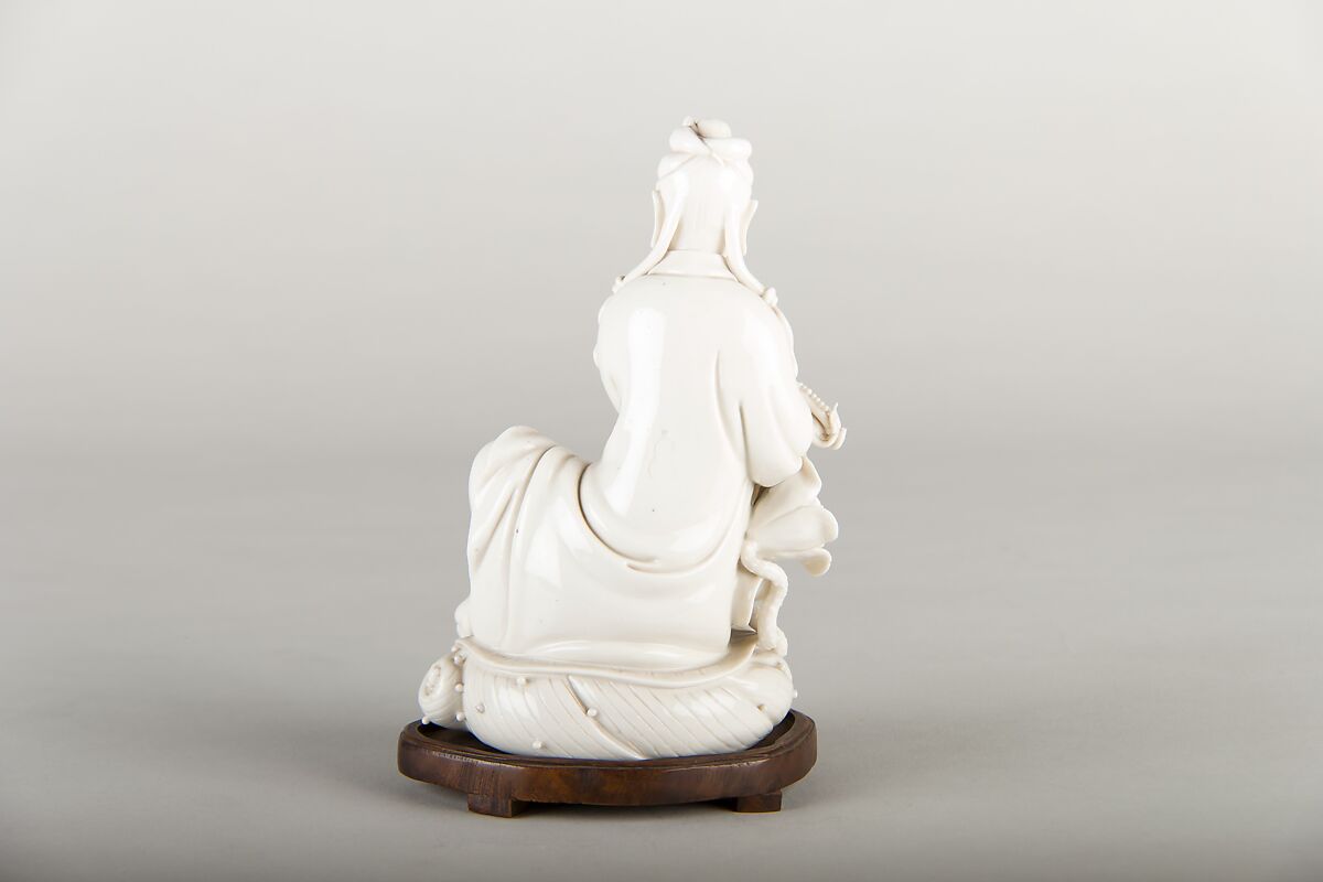 Figure of bodhisattva Guanyin, Porcelain with ivory glaze (Dehua ware), China