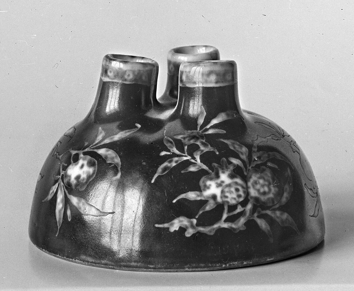 Three-tubed vessel with peaches, pommegranades, and fingered citrons, Porcelain painted in underglaze cobalt blue and overglaze iron red enamel (Jingdezhen ware), China